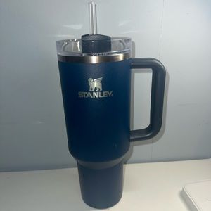 Target exclusive Navy voyage Stanley 40 oz tumblr